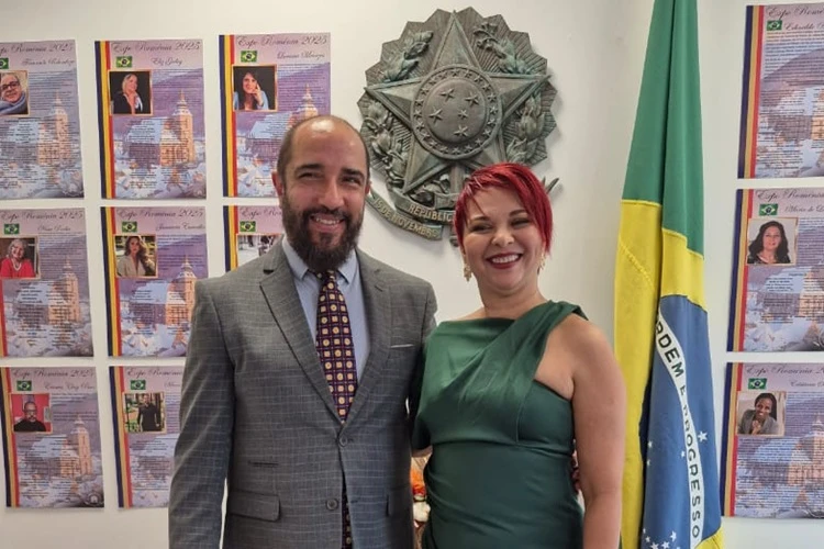 Brumado: Em nova turnê pela Europa, Silvia Melo acumula novos títulos de cultura