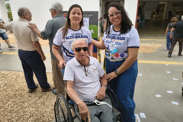 Votação com atenção à acessibilidade marca as Eleições 2026 em Brumado