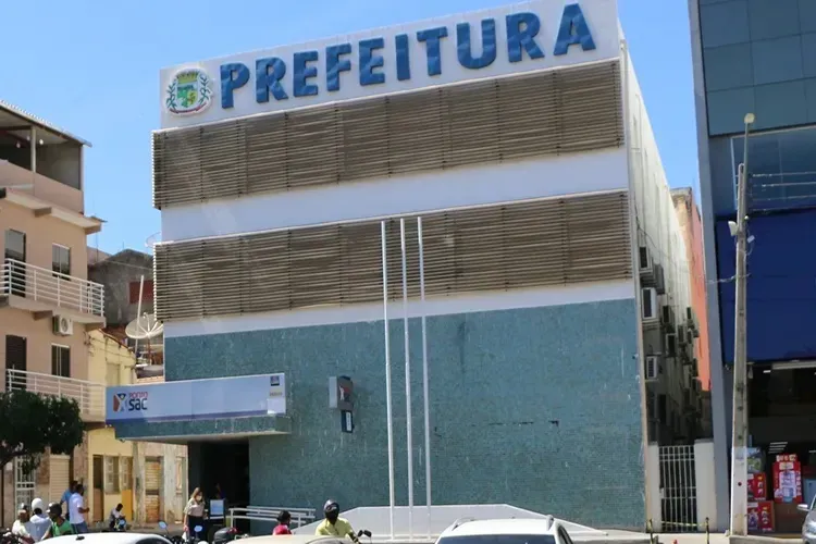 TCM recebe denúncia de supostas irregularidades em contratações de Bom Jesus da Lapa