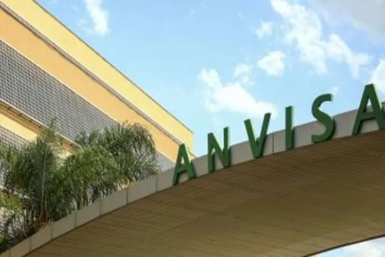 Anvisa suspende lote de medicamentos para hipertensão e câncer de mama