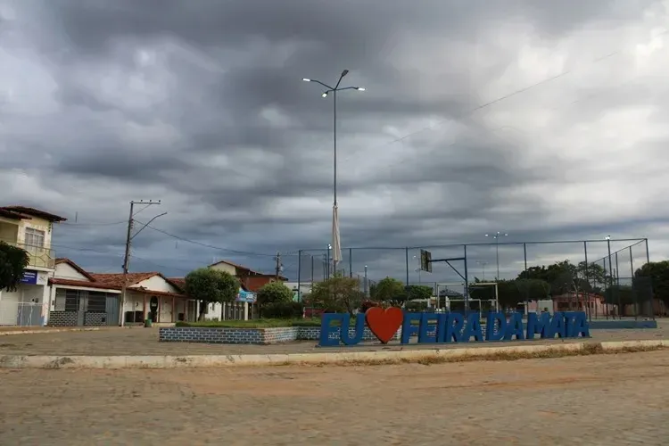 Crianças apresentam irritação nos olhos após dedetização em creche de Feira da Mata