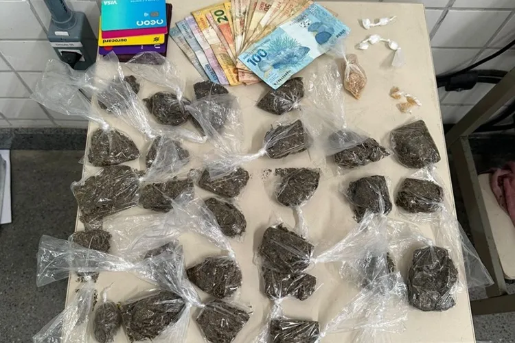 Homem é preso utilizando criança de 7 meses para camuflar a entrega de drogas em Jequié