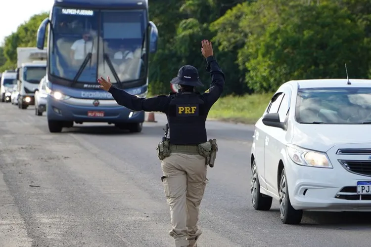Homem tem mandados cumpridos na BR-116 em Vitória da Conquista