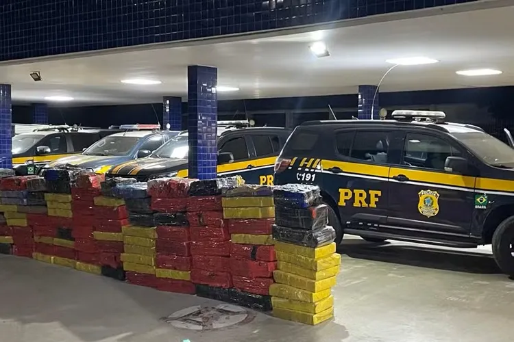 Vitória da Conquista: Motorista é preso transportando quase duas toneladas de maconha
