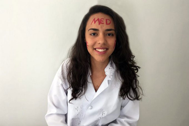 Caculé: Ex-estudante da Escola Família Agrícola é aprovada em curso de Medicina