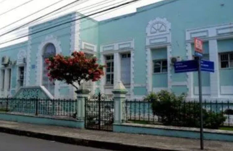 Homem é morto a tiros de metralhadora em maternidade de Salvador