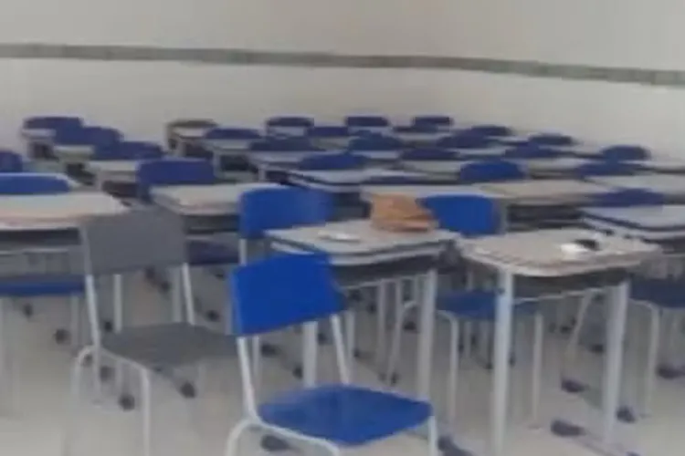 Alunos de escola de Casa Nova ainda não tiveram aulas em 2025