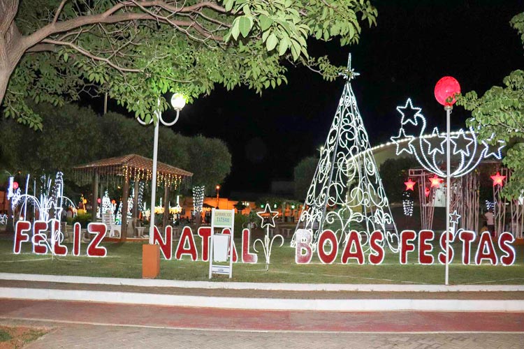 Caculé está toda resplandecente para festejar o Natal e celebrar o Ano Novo