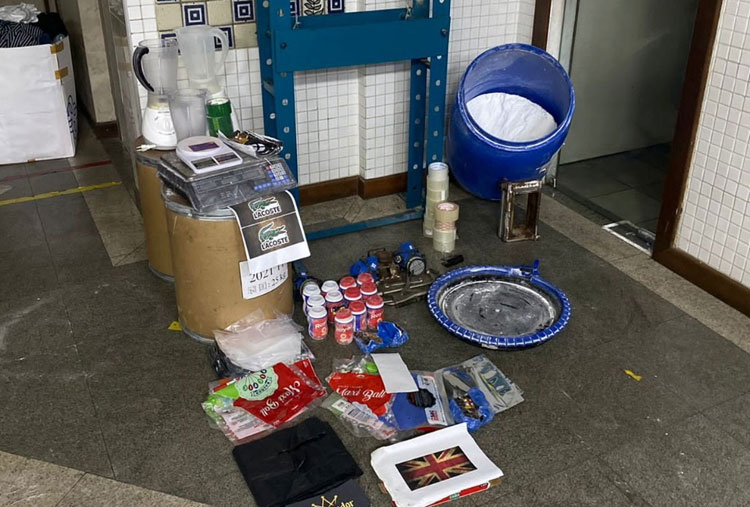 Polícia desarticula laboratório de cocaína e apreende R$ 1,3 milhão em drogas em Salvador