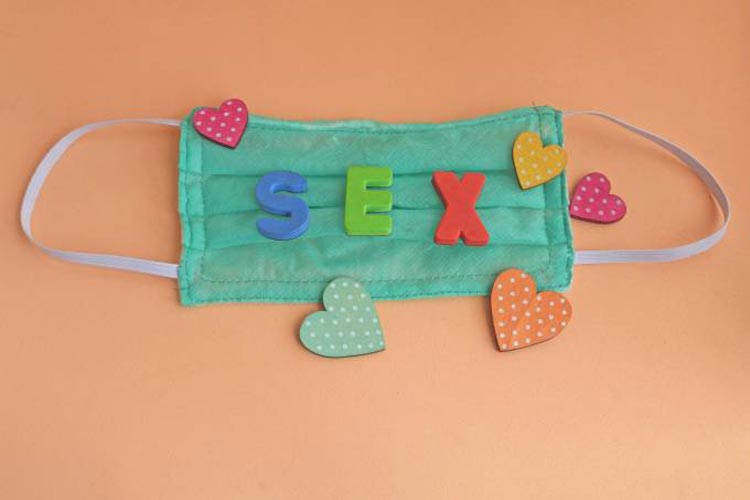 Coronavírus não é sexualmente transmissível, diz estudo