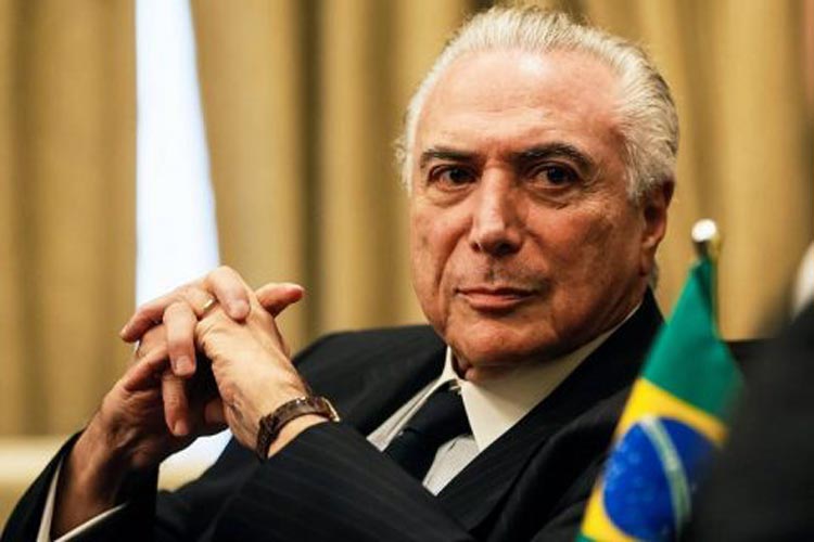 Jair Bolsonaro quer Michel Temer líder de missão a Beirute