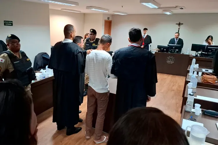 Homem que matou neta de vizinha a facadas é condenado a 16 anos de prisão