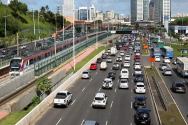 Desconto de 8% no IPVA para placas de final 5 vai até esta quarta-feira (28)