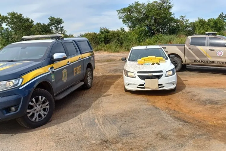 PRF e PM-BA apreendem 15 kg de drogas e munições na BR-242 em Barreiras