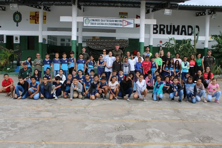 Brumado: Dia do soldado com interação entre escolas e o TG 06-024