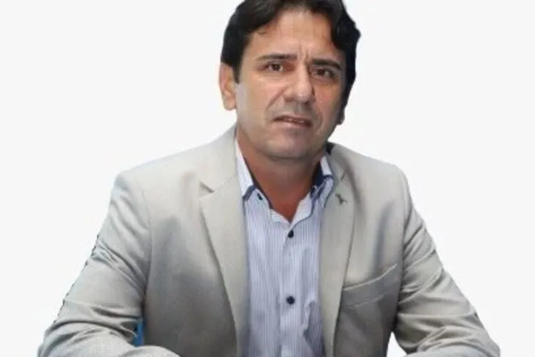 Vereador pede abertura de CPI para apurar denúncias contra prefeita em Carinhanha