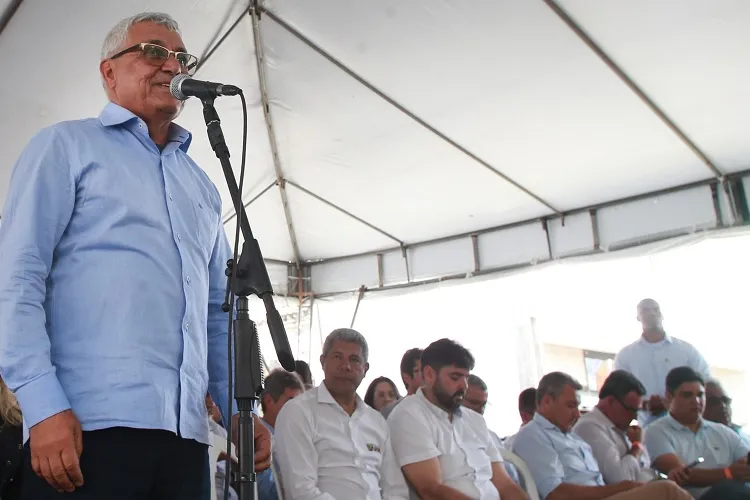 'Faço minhas orações todos os dias', diz prefeito de Caetité sobre críticas ao seu governo