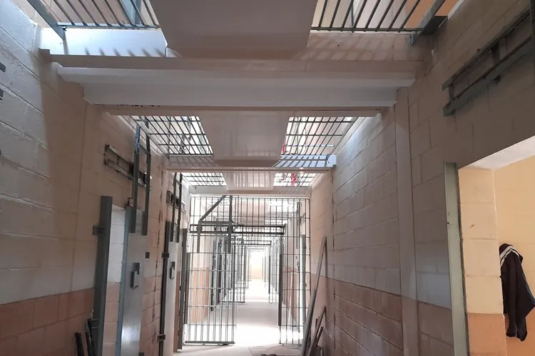 Dentista é presa suspeita de enviar drogas dentro de gazes no Conjunto Penal de Brumado