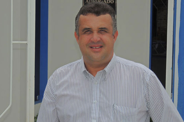 Pai denúncia contrato de filho advogado e ex-prefeito de Barra da Estiva é multado em R$ 8 mil