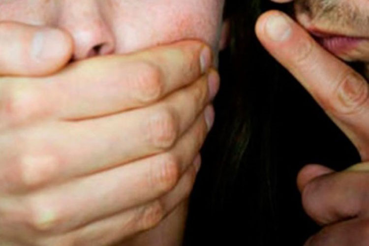 Mulher com deficiência auditiva é agredida e estuprada por vizinho em Guanambi