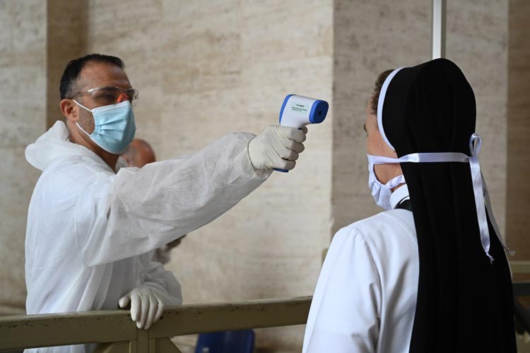 Coronavírus leva em média 30 dias para desaparecer do corpo, diz estudo