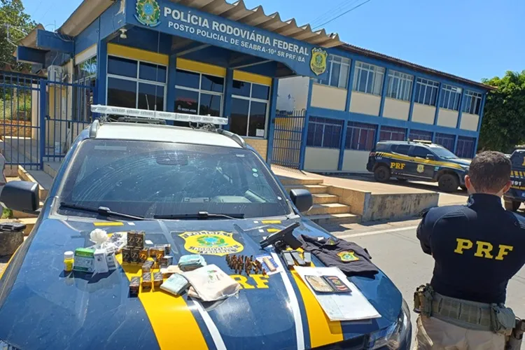 Palmeiras: PRF apreende arma, anabolizantes e R$ 19 mil com falso policial na BR-242