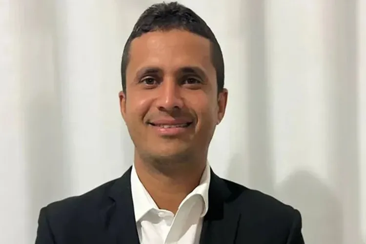 TCM adverte prefeito de Serra do Ramalho por promoção pessoal em redes sociais