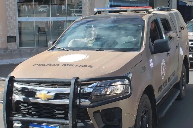 17º BPM apura suposto ataque a tiros em frente a restaurante de Guanambi