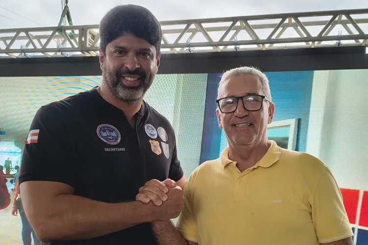 Presidente da Câmara oferece título de cidadão brumadense ao secretário de ressocialização