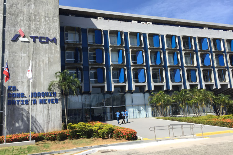 TCM determina suspensão da licitação de concessão de água e esgoto em Brumado