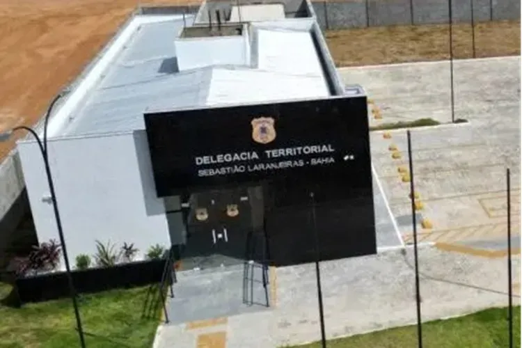 Homem em surto de ciúmes tenta agredir e ameaça companheiro em Sebastião Laranjeiras