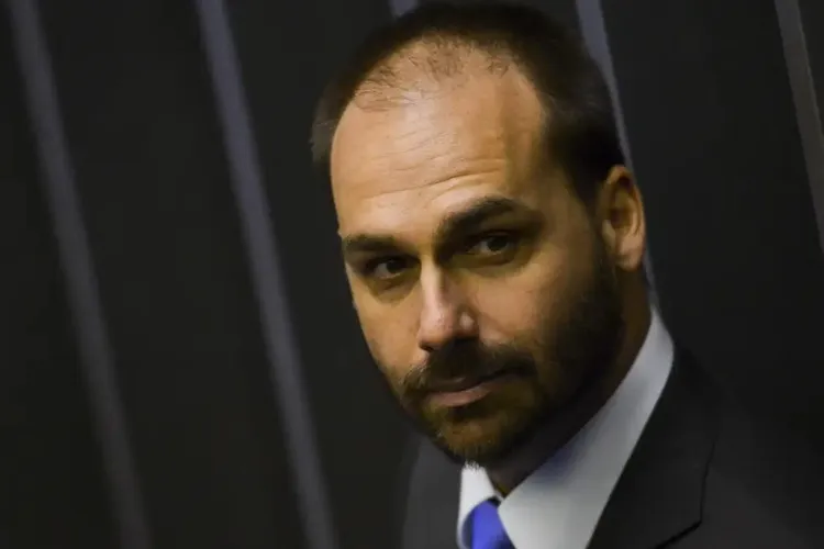 Ministério da Justiça demite Eduardo Bolsonaro da PF por abandono de cargo