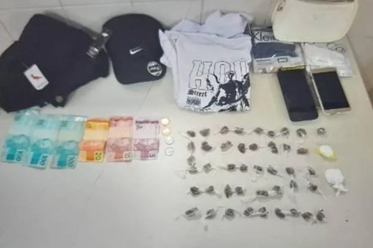 Adolescente é apreendido e mulher presa com drogas em Guanambi