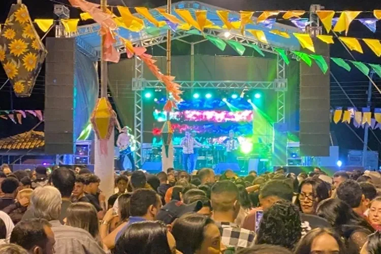 Brumado: Oitava edição do Arraiá Tranca Rua é realizada em Umburanas