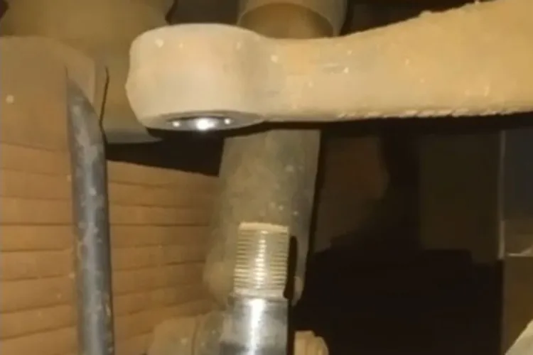 Ônibus escolar quebra com 40 alunos em Jussiape e pais demonstram preocupação