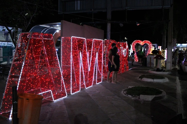 Prefeito inaugura circuito do Natal Luz em Brumado