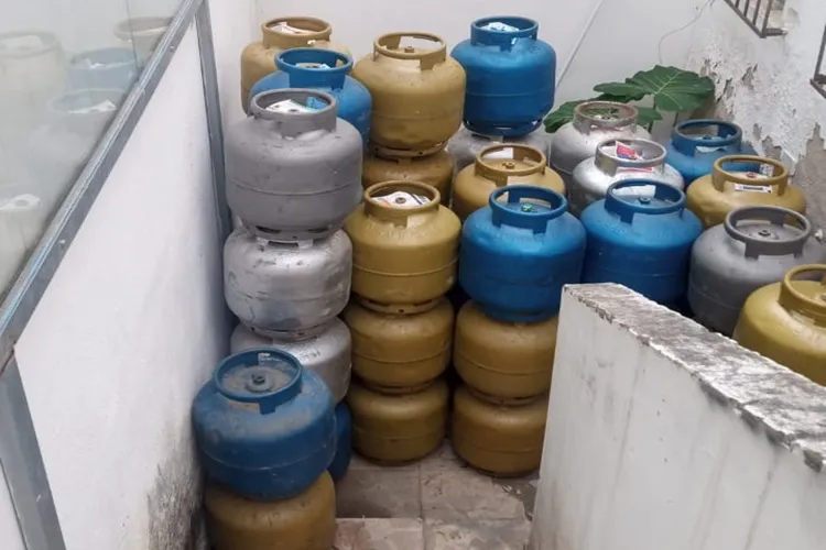 Empresários comercializavam botijões de gás sem autorização legal em Vitória da Conquista