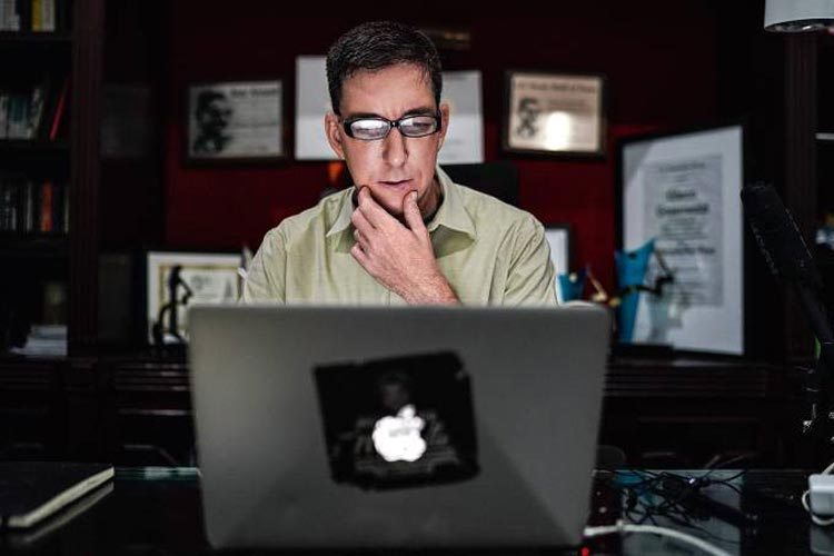 Operação Spoofing: MPF denuncia Glenn Greenwald e hackers por invasão de celulares