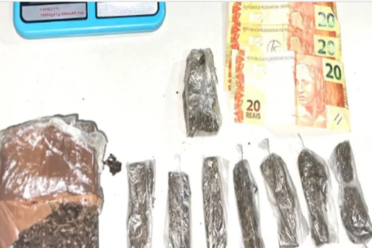 Dois indivíduos são detidos com drogas e arma em Bom Jesus da Lapa