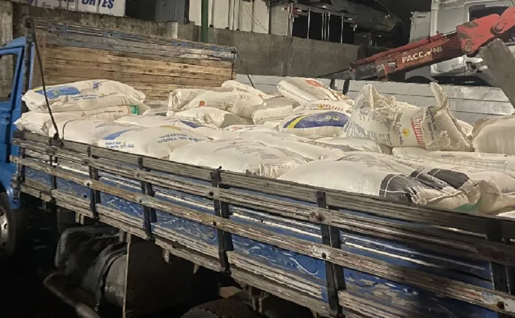 Três são flagrados descarregando carga furtada em Jequié