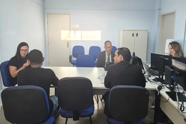 Com intérprete de Libras, Justiça garante audiência e condenação por importunação sexual em Jequié