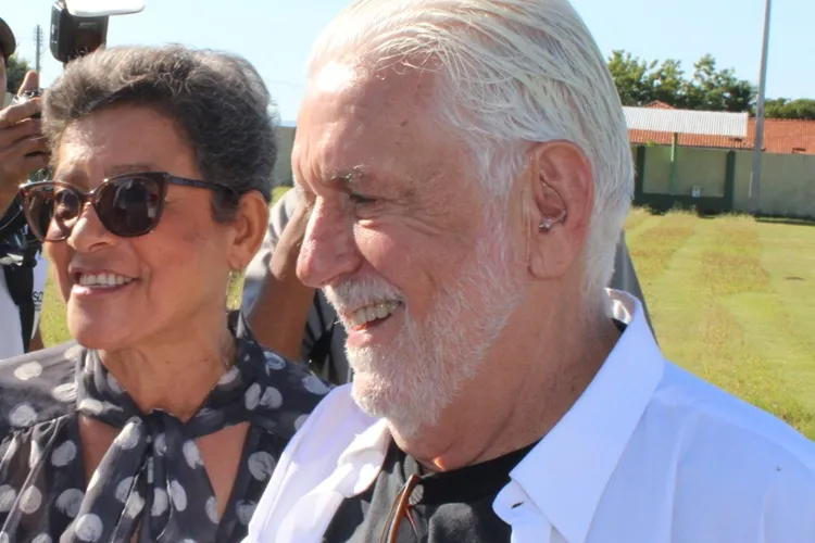 Jaques Wagner celebra investimento de R$ 34 milhões em água para Carinhanha