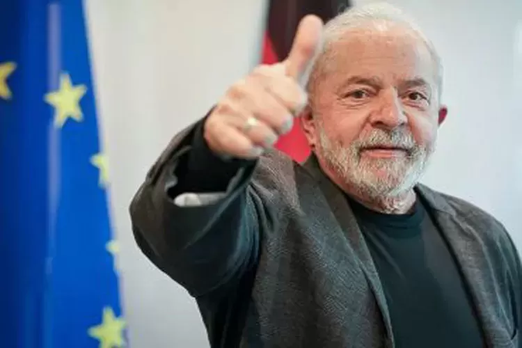 Lula: ?Se tem uma profissão honesta é a do político?