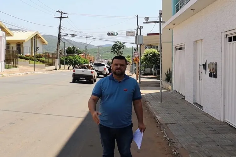 Projeto visa funcionamento de semáforo amarelo intermitente após às 22h em Brumado