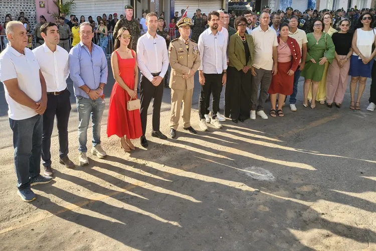 Com foco na história e na união, Brumado celebra o 7 de Setembro com desfile cívico-militar
