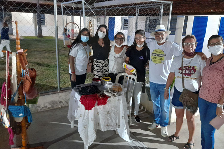 Brumado: Artesãos, orquestra infantil, artistas e poetas abrilhantaram amostra de paisagens na Apae