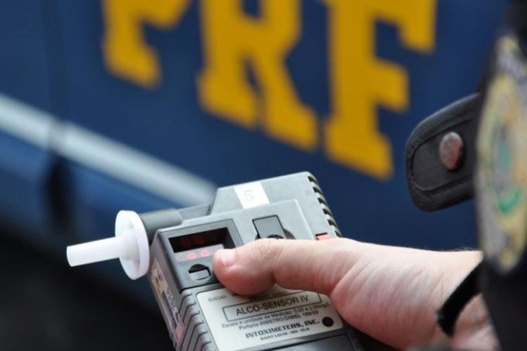 Eunápolis: Com carteira de habilitação vencida, motorista embriagado é preso na BR-101