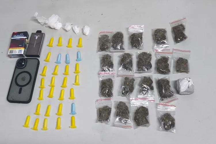Homem é preso com cocaína e maconha após denúncia de tráfico em Licínio de Almeida