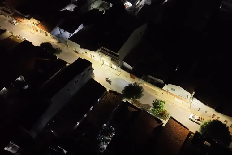 Bom Jesus da Lapa recebe mais de 1,2 mil novas luminárias de LED antes da Romaria