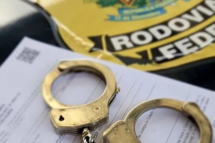 Barreiras: PRF prende foragido suspeito de homicídio de secretário municipal no Ceará